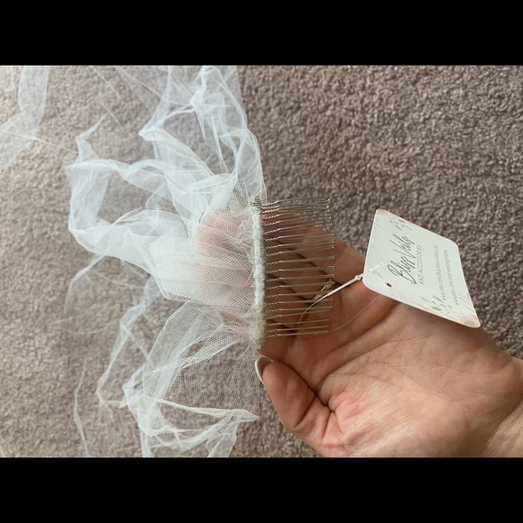 Small veil - Picture 2 of 2